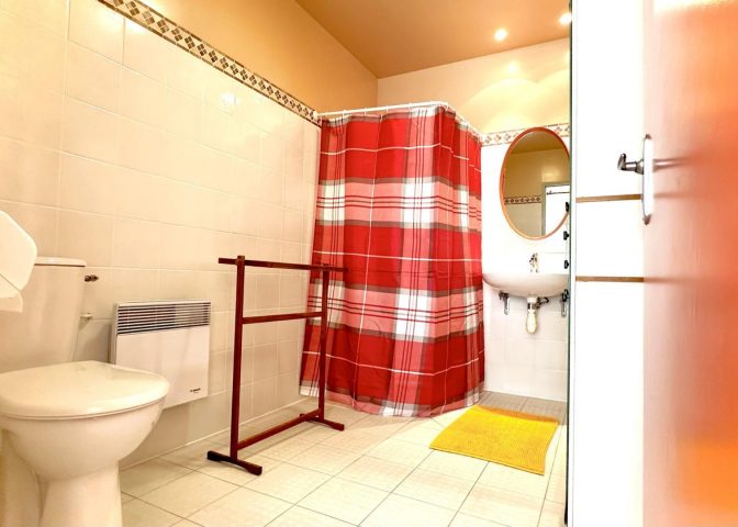 31G100587-8746437085b14dcab1d1fce0581e363f