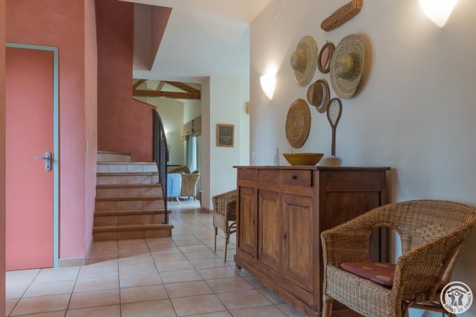 31G100587-9061ea7a04e847048c9f1742408159a9