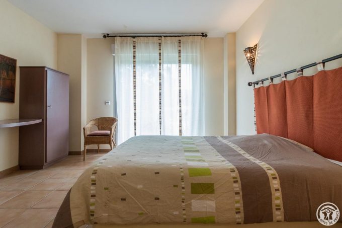 31G100587-cf5f7e3705ac46a9b10b655846d8c70b