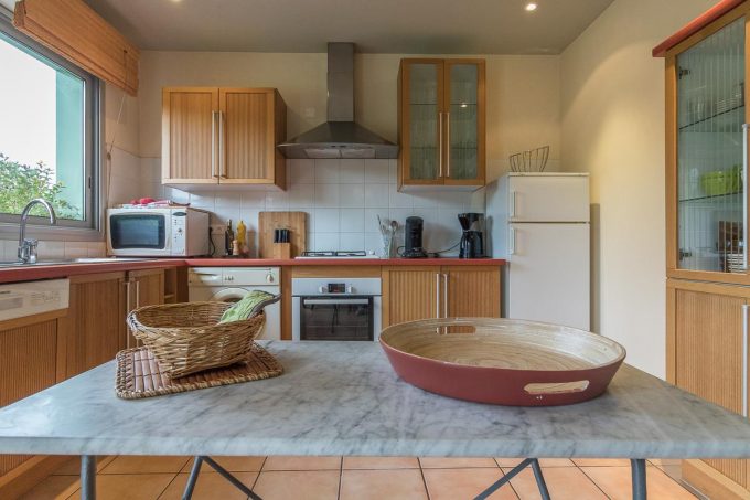 31G100587-fe70a543959f4f1f9038a3ab595e3995