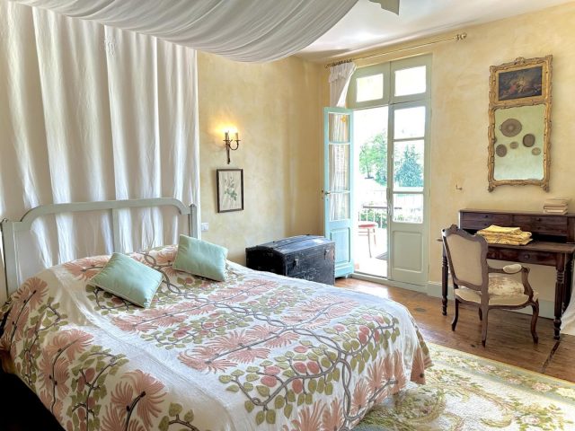 31G100588-13bd61bef6ca4fb98bad210fe059334f