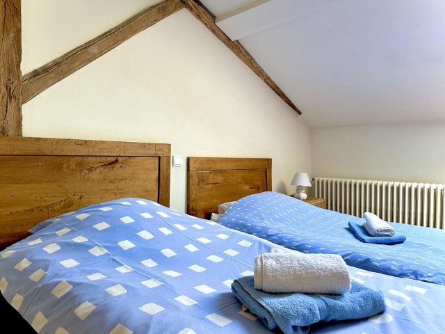 31G100588-3a52cdabf3594028bd1a56d251891e28