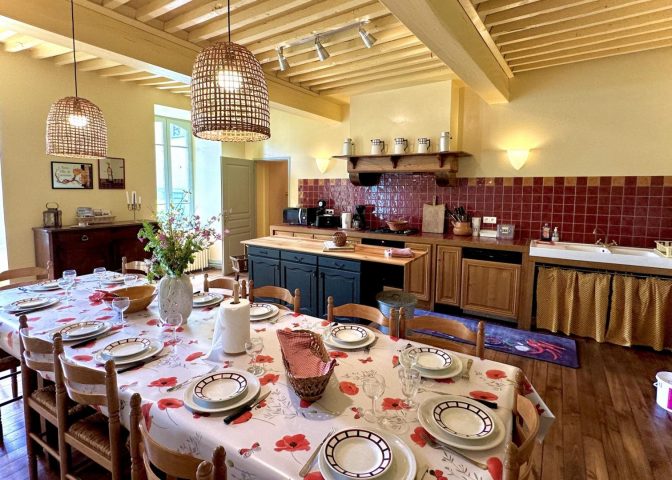 31G100588-a423dcc2a802486784c66540c9a98366