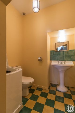 31G100588-b7ea7067382c4f8393ad6f200f716577