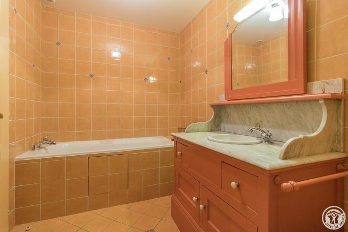 31G100588-f4a92279023f4561804302b31b4150c6