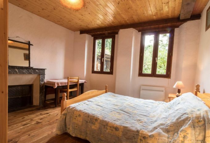 31G100592-50df617b36bf405b9572e12dffd16d60