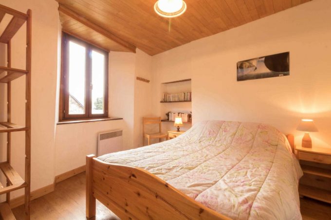 31G100592-ae68f60096824444ac4332b01f69d091