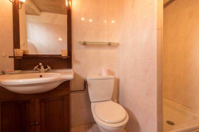 31G100592-ca2862bcec2a40ce82135297d668341a