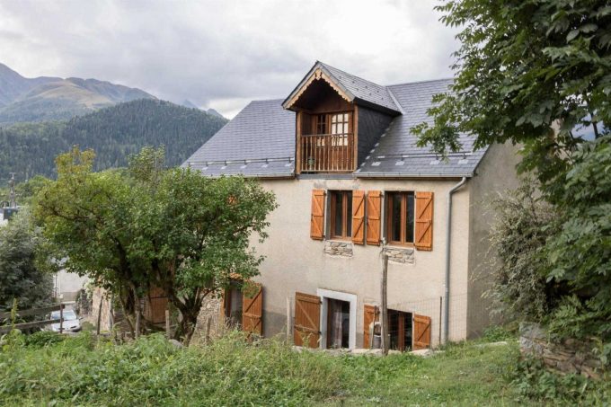 31G100592-e14eb54e8b5a4b6d9790099c33c2507c