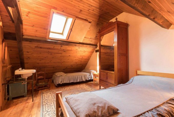 31G100592-f7c71397091b4fd1b4d44e7443ff06c8