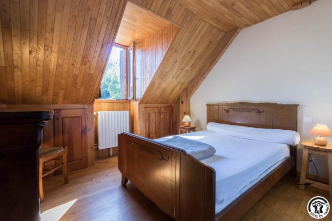 31G100612-0383a841ce504b7dbf36a29263e35027