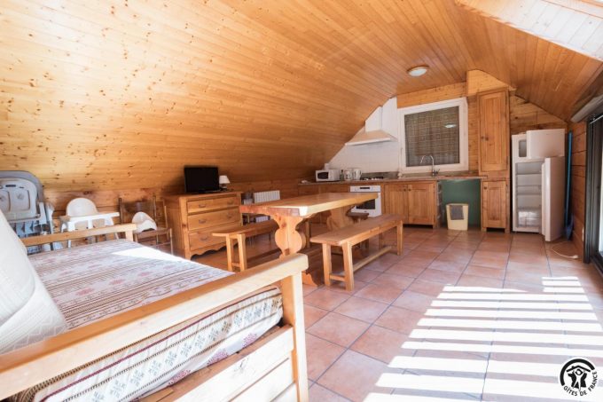 31G100612-11f7a2bf4b52446e8e4a30fa5945cf00