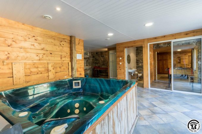 31G100612-7d94b0c6e2ba4e2f81e31af2fadc94c0