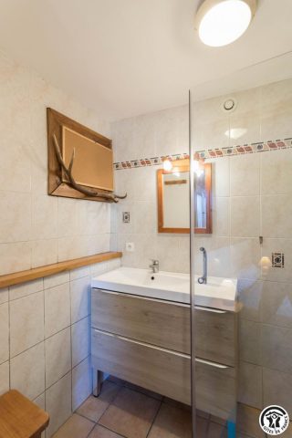 31G100612-97080083f21244108ca78935143de660