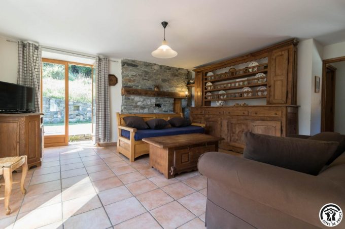 31G100612-ce8fcfeef28d4acd88aa6a1f717e02a9