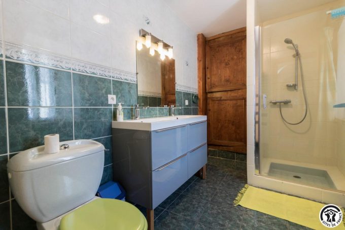 31G100612-e7dc6154926e45719fe2d7e12bdd28f3