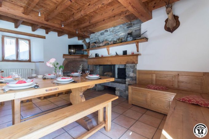 31G100612-eca8c074a2574d8a84af64f416624e04