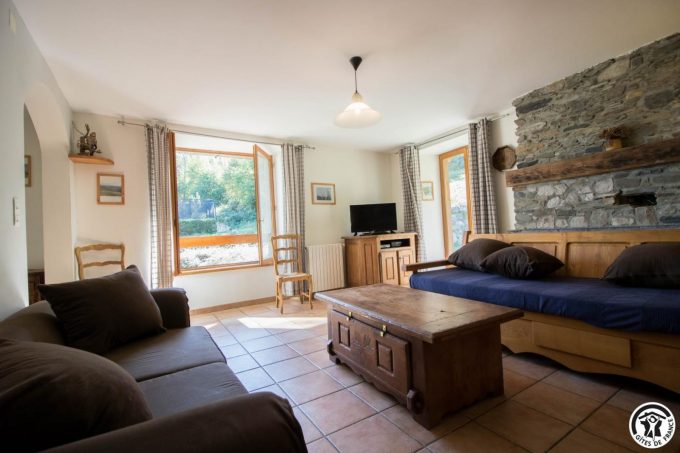 31G100612-f717479a06ab4d4791dd788ad8051899