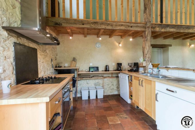 31G100621-002f7df299e849728462d896a970e6a6