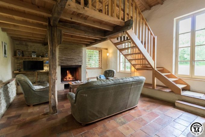 31G100621-292f94becfcd4d3da2344fb853a417ca