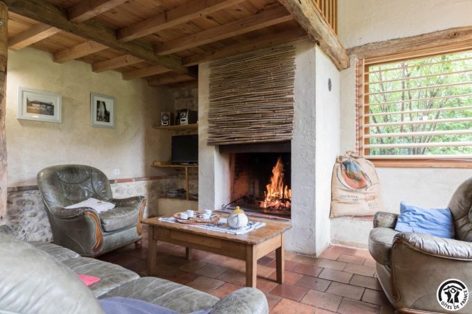 31G100621-5deded8270fa4378b3a7ada9c3adec22