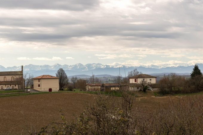 31G100621-77ac935c229346f4a3fc7b570485affa