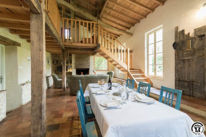 31G100621-87520706d1fa41deb23698df8b63786b