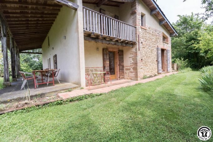 31G100621-8fe8fde6ae784df29f9ed852736520c5