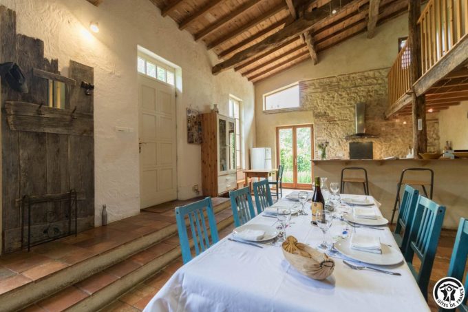 31G100621-d36467e8ba754103befe311f449a9e44