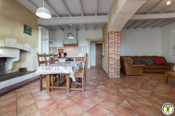 31G100642-2281bc57d2304f01ab9923ed4a2cdb53