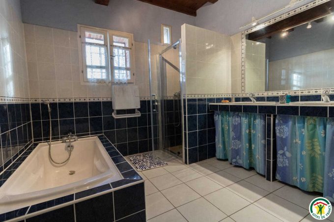 31G100642-6d4fdabbe80e4319993058d783faaf97