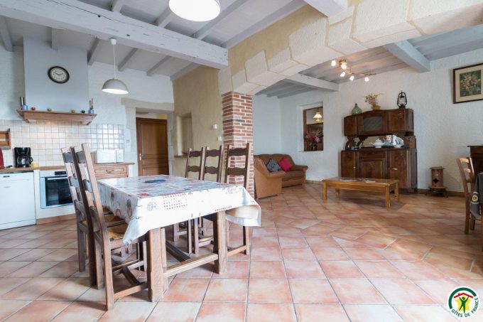 31G100642-91aa96e8ac884d84985614bd56c5bda9