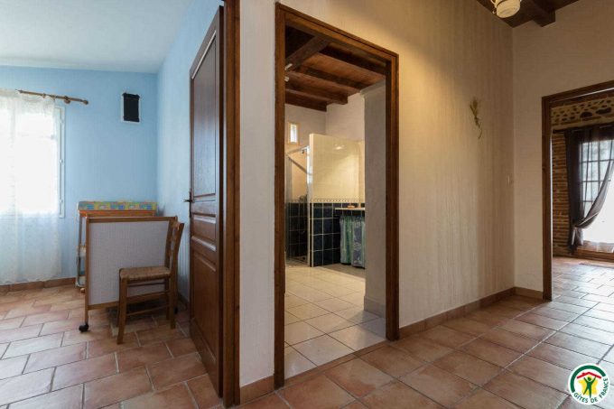 31G100642-ab37157d21234da1bb041b4d72a440ea