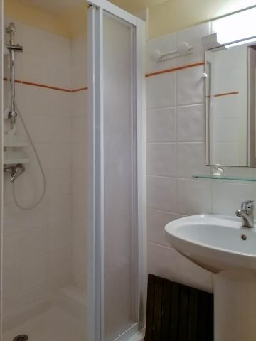 31G100655-4278df40644c481994616e755a4e43b8