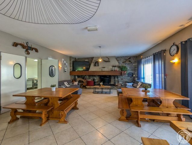 31G100655-67b91898b3574f67b7c3444105ee529e