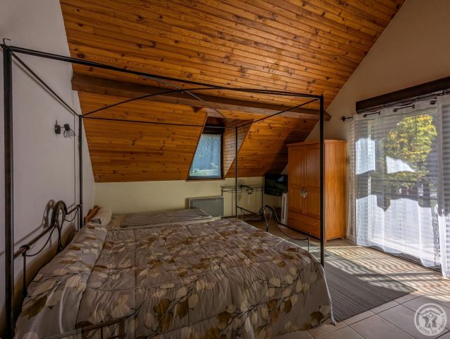 31G100655-b6e74a99559445b3bccd7283e7fa1558