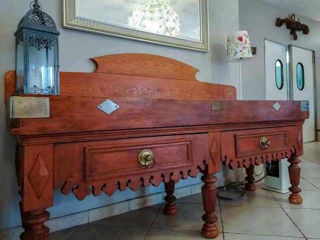 31G100655-f24ece4858c940afae370bb436334a16