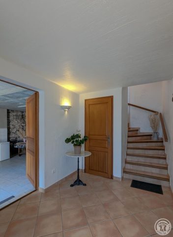 31G100656-1caaf3ab3e2d4ef8924e25dd954fa987