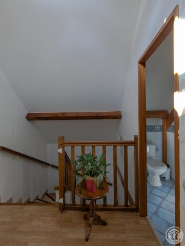 31G100656-93286f0a35124e689a3863cb5c122903