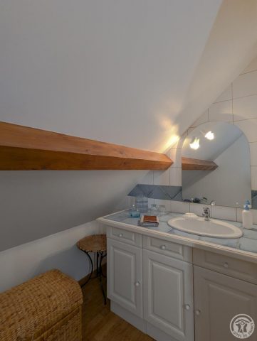 31G100656-ff27e1a033874ee3b5de37c02e29ceb6