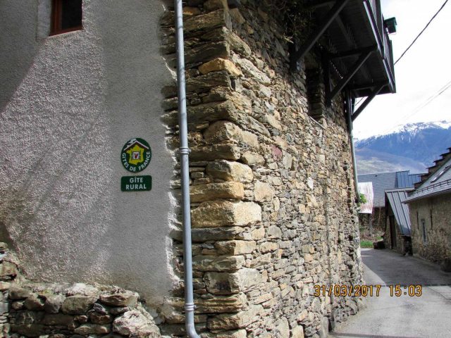 31G100666-81068127e1d04f63b2f3b4c614d86271