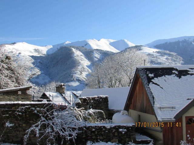 31G100666-81f9e193aa204e35b1c3769ce3cec138