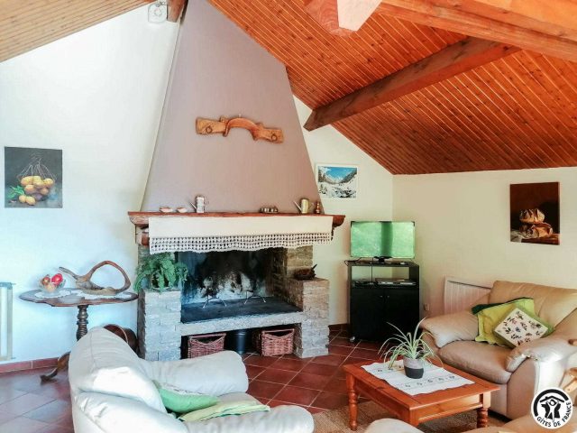 31G100666-d5a15015643e4624aa6af7606ecdccea