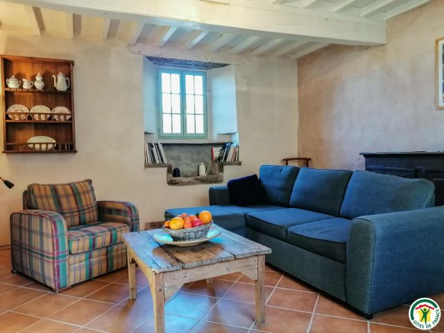 31G100677-e9550fbed1464bdda1f1d440a729b86a