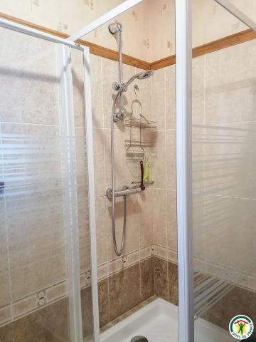 31G100687-3727c67be31a48f3add9a4788938364b