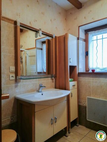31G100687-74d1caaa8aea4fde9d06405568cec1bc