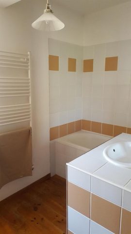 31G100712-0a70e42d06ce4c3bb8e883ca78c3ca8f