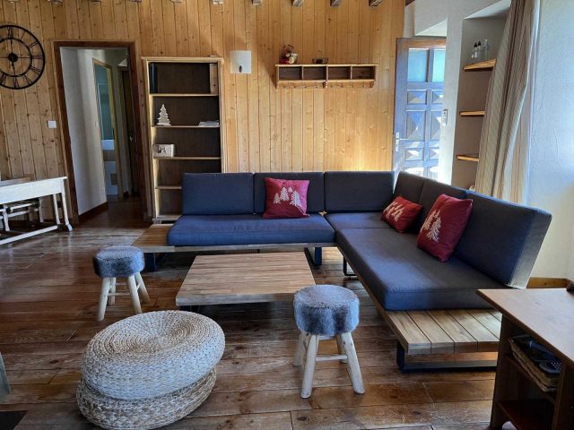 31G100712-5b1c0422783d4dfa8e9384a4d0c61d52