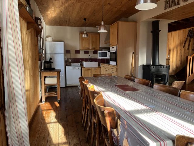 31G100712-8472859325934092bd1664304024fa4d