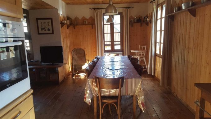 31G100712-9abe9d80a7f349a9b6b1542d69b2c62f